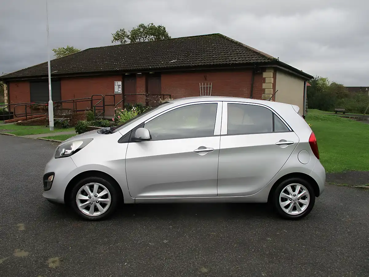 Used 2012 Kia Picanto 2 Silver - Interior and Exterior details 4