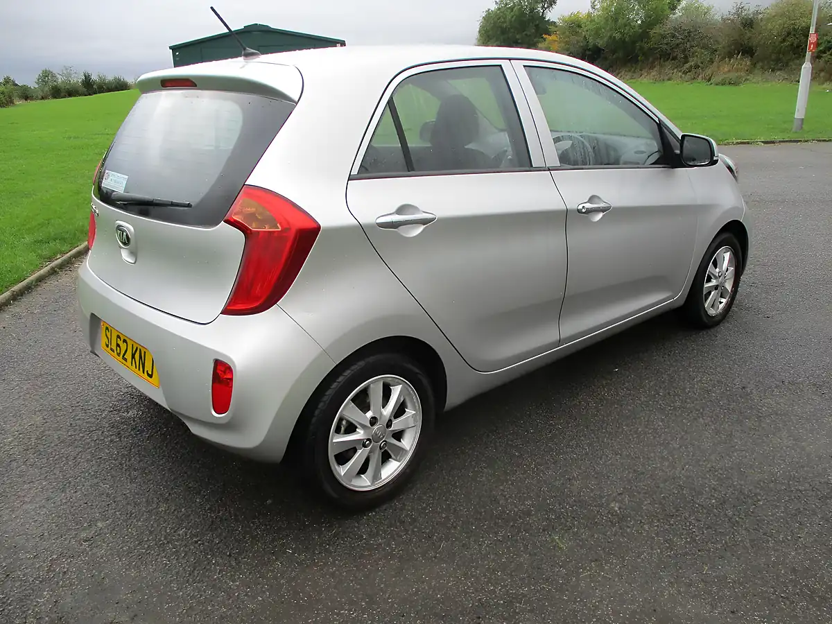 Used 2012 Kia Picanto 2 Silver - Interior and Exterior details 7