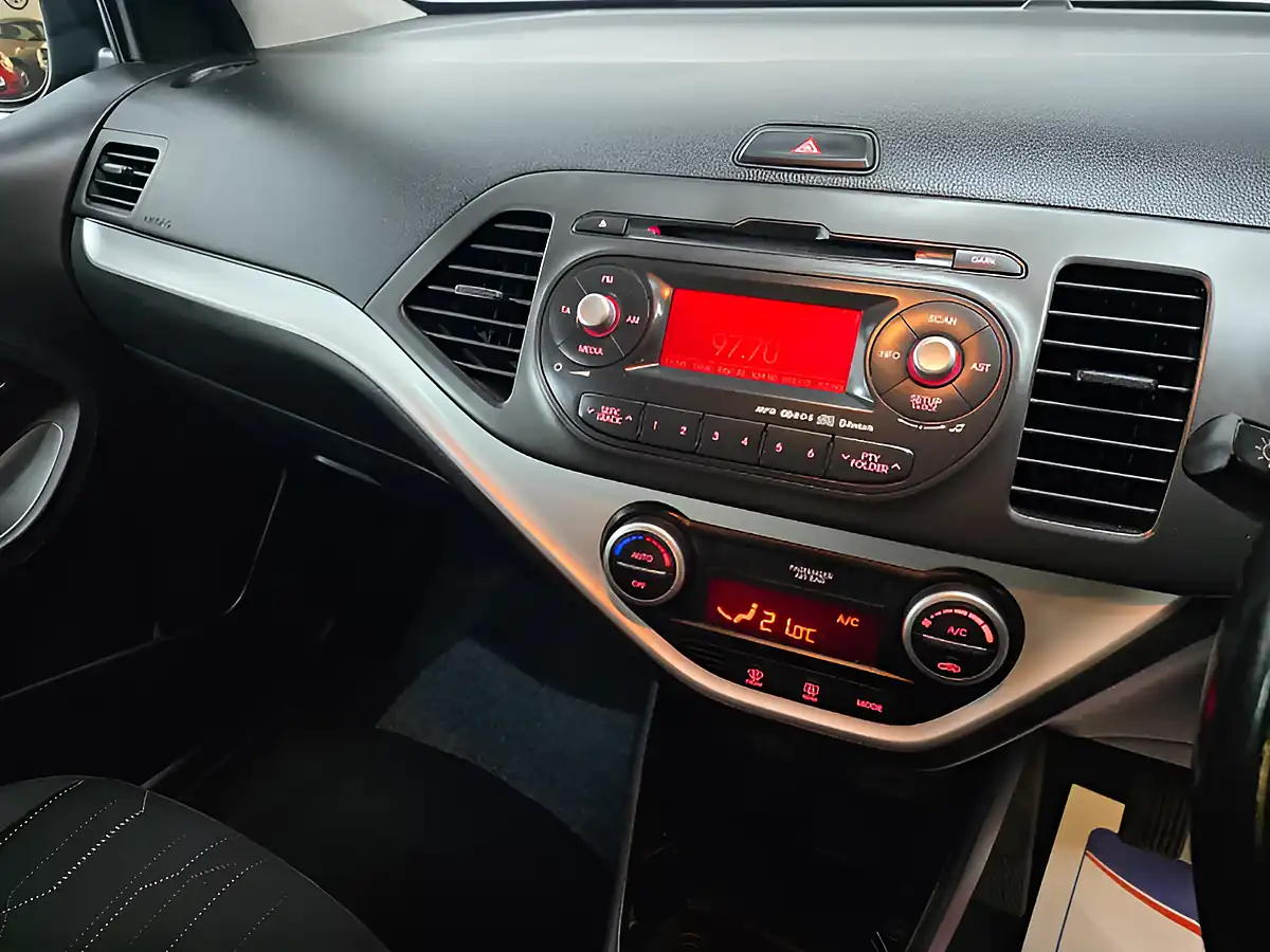 Used 2012 Kia Picanto 3 Black - Interior and Exterior details 17