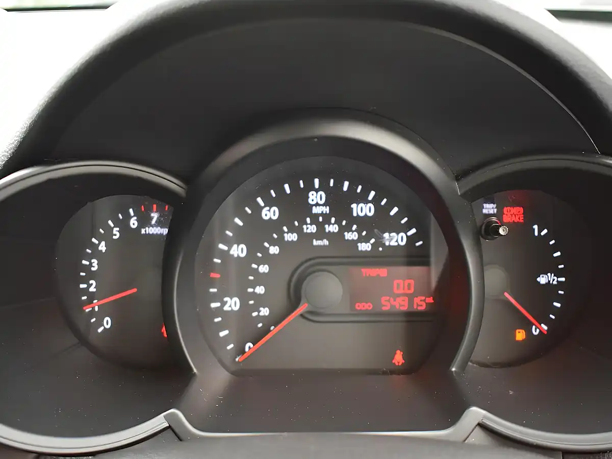 Used 2012 Kia Picanto Air Silver - Interior and Exterior details 16