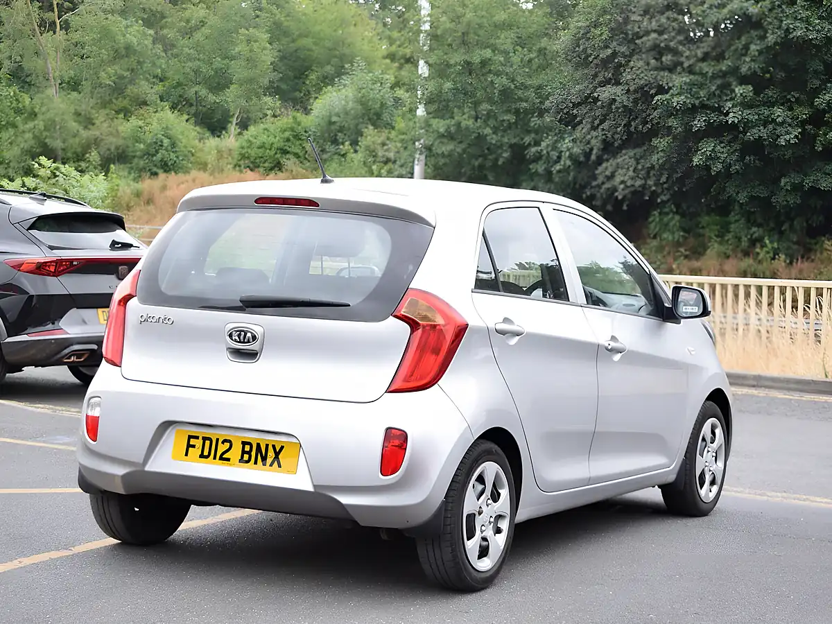 Used 2012 Kia Picanto Air Silver - Interior and Exterior details 8