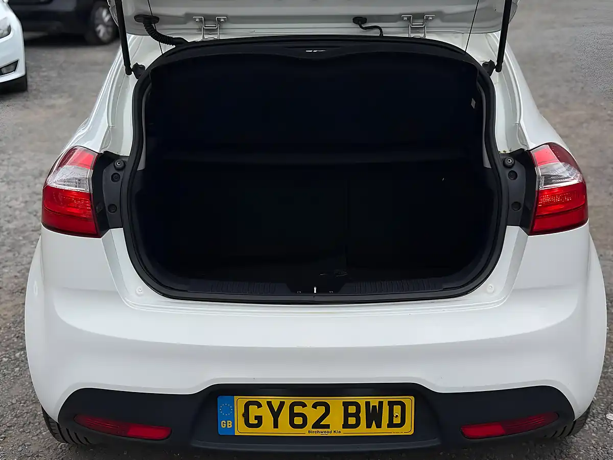 Used 2012 Kia Rio 1 Air White - Interior and Exterior details 7