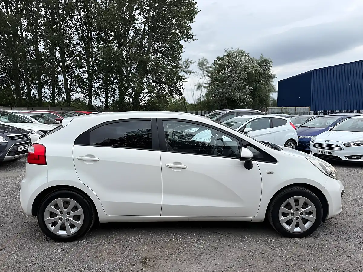 Used 2012 Kia Rio 1 Air White - Interior and Exterior details 9