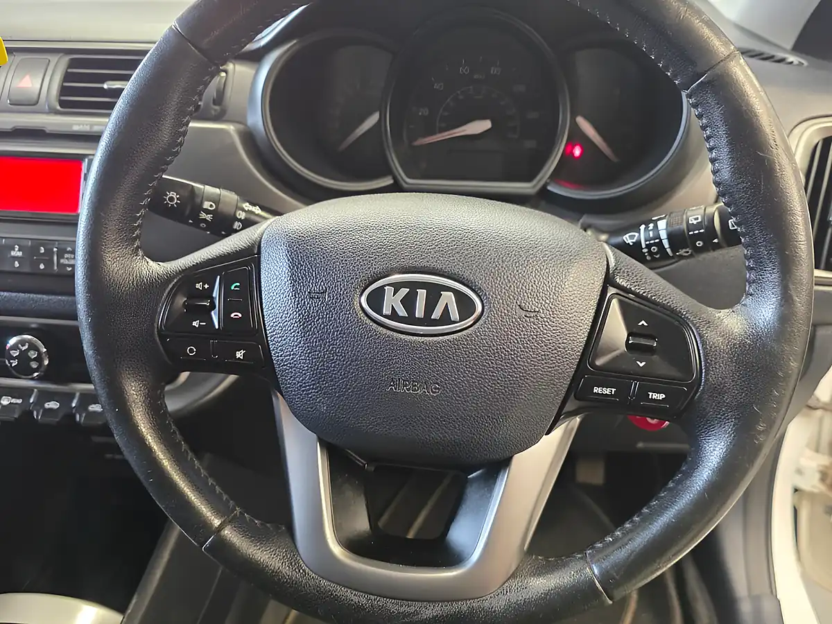 Used 2012 Kia Rio 2 White - Interior and Exterior details 16