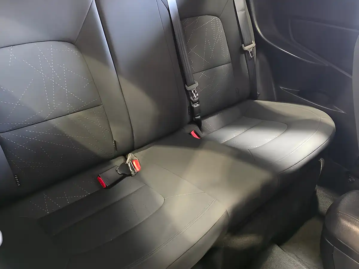 Used 2012 Kia Rio 2 White - Interior and Exterior details 17