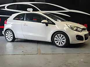 Used 2012 Kia Rio 2 White - Interior and Exterior details 5