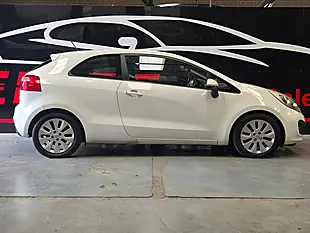 Used 2012 Kia Rio 2 White - Interior and Exterior details 7