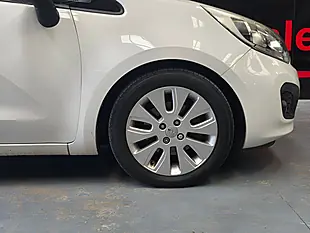Used 2012 Kia Rio 2 White - Interior and Exterior details 8