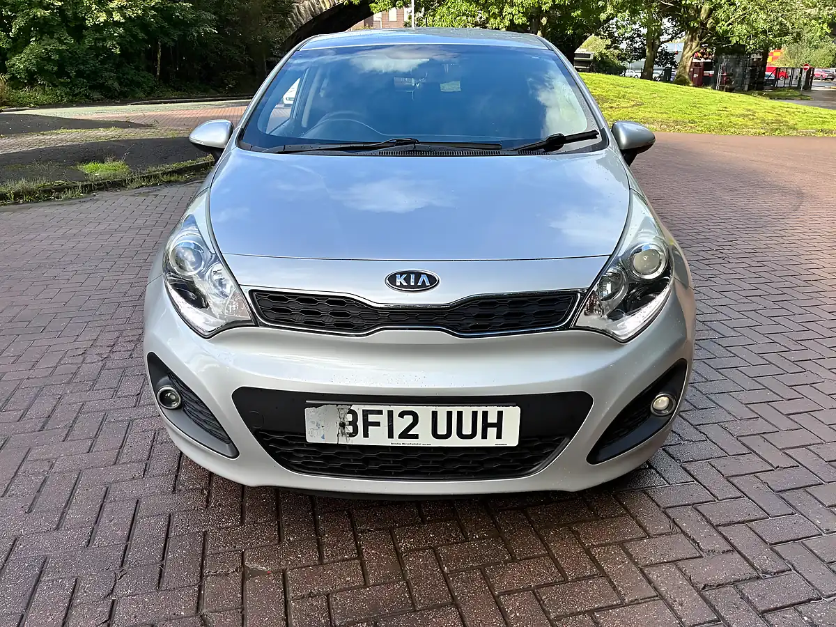 Used 2012 Kia Rio 3 Silver - Interior and Exterior details 11