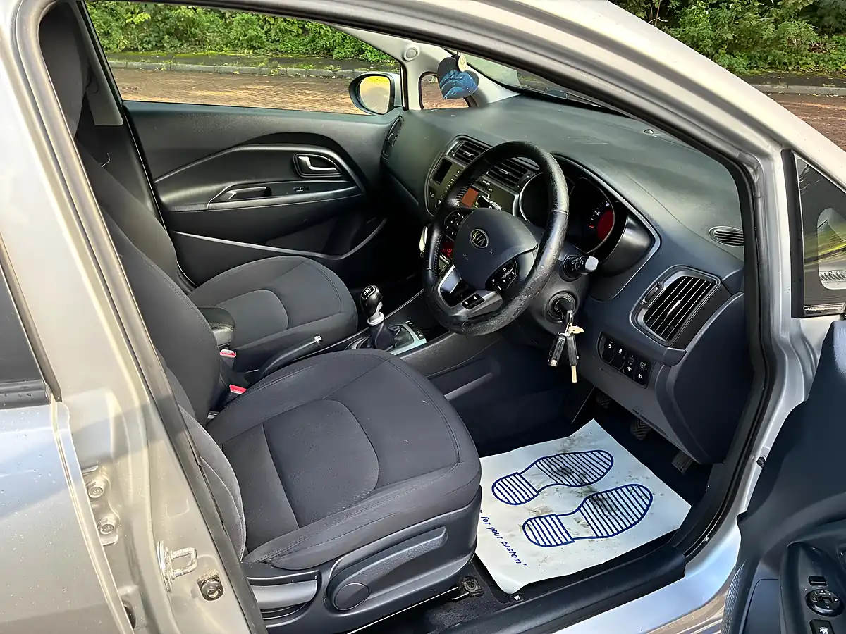 Used 2012 Kia Rio 3 Silver - Interior and Exterior details 16