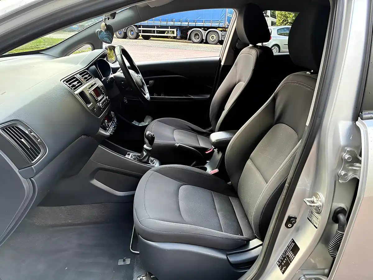 Used 2012 Kia Rio 3 Silver - Interior and Exterior details 18