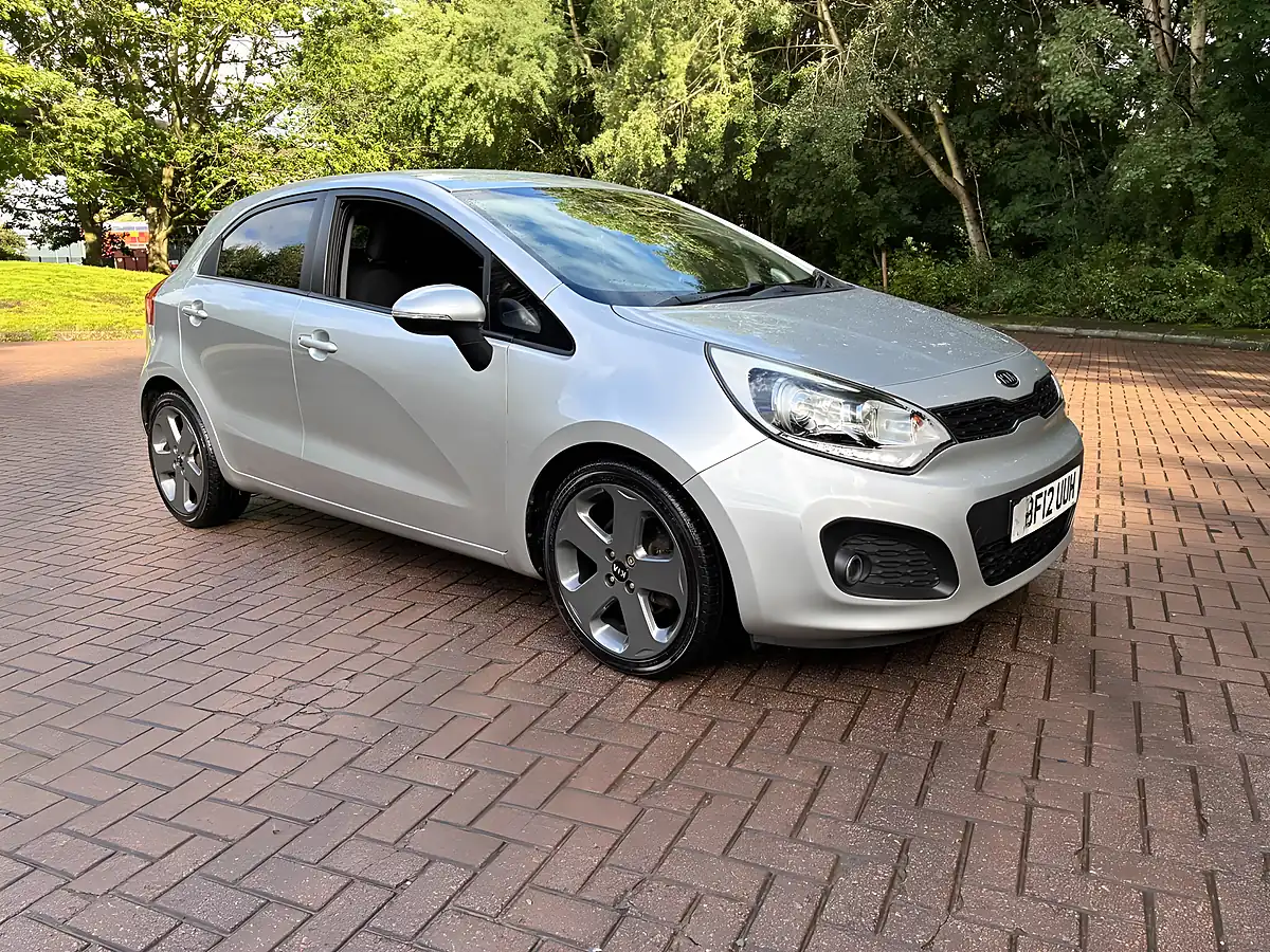Used 2012 Kia Rio 3 Silver - Interior and Exterior details 2