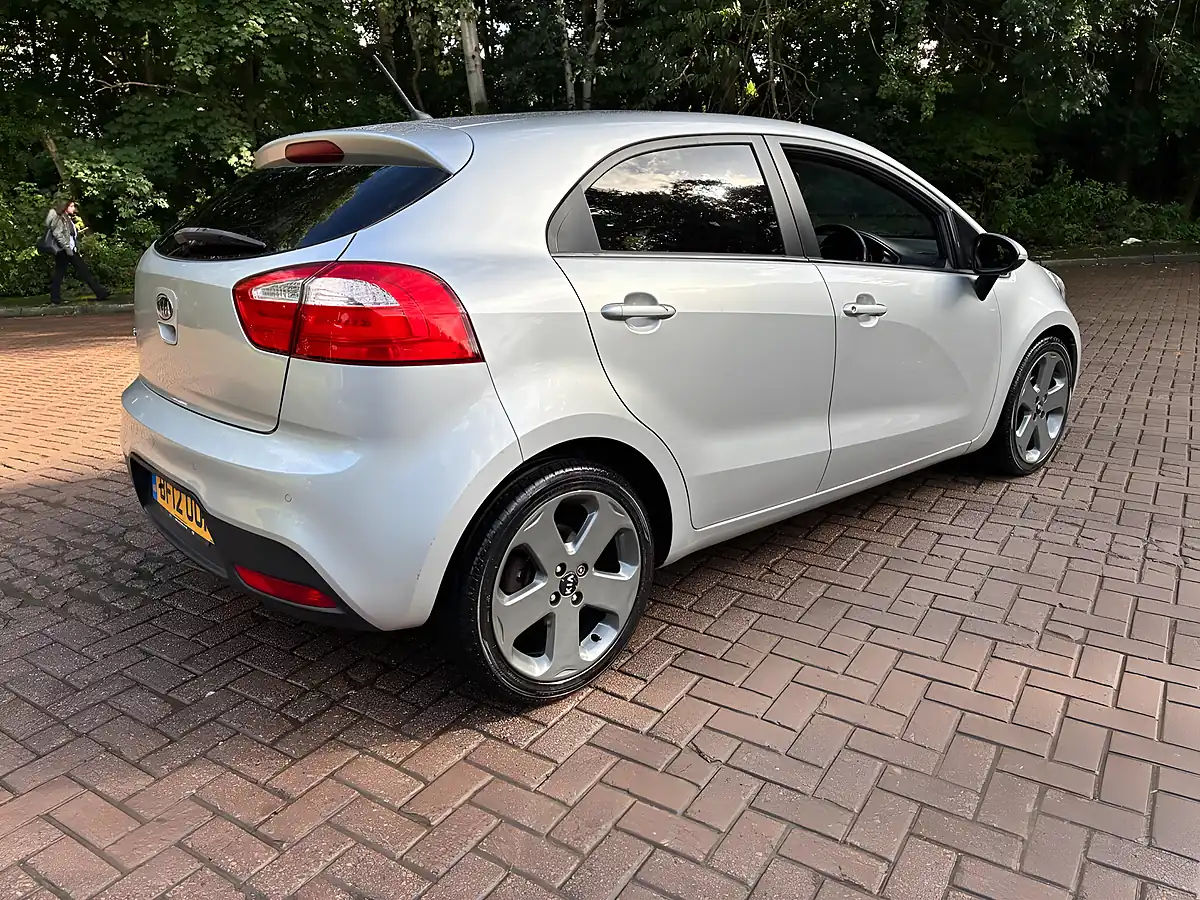 Used 2012 Kia Rio 3 Silver - Interior and Exterior details 4