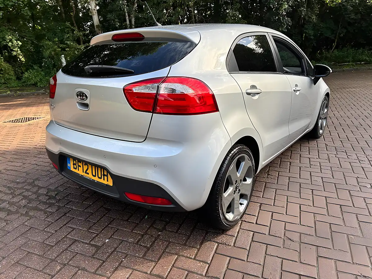 Used 2012 Kia Rio 3 Silver - Interior and Exterior details 5