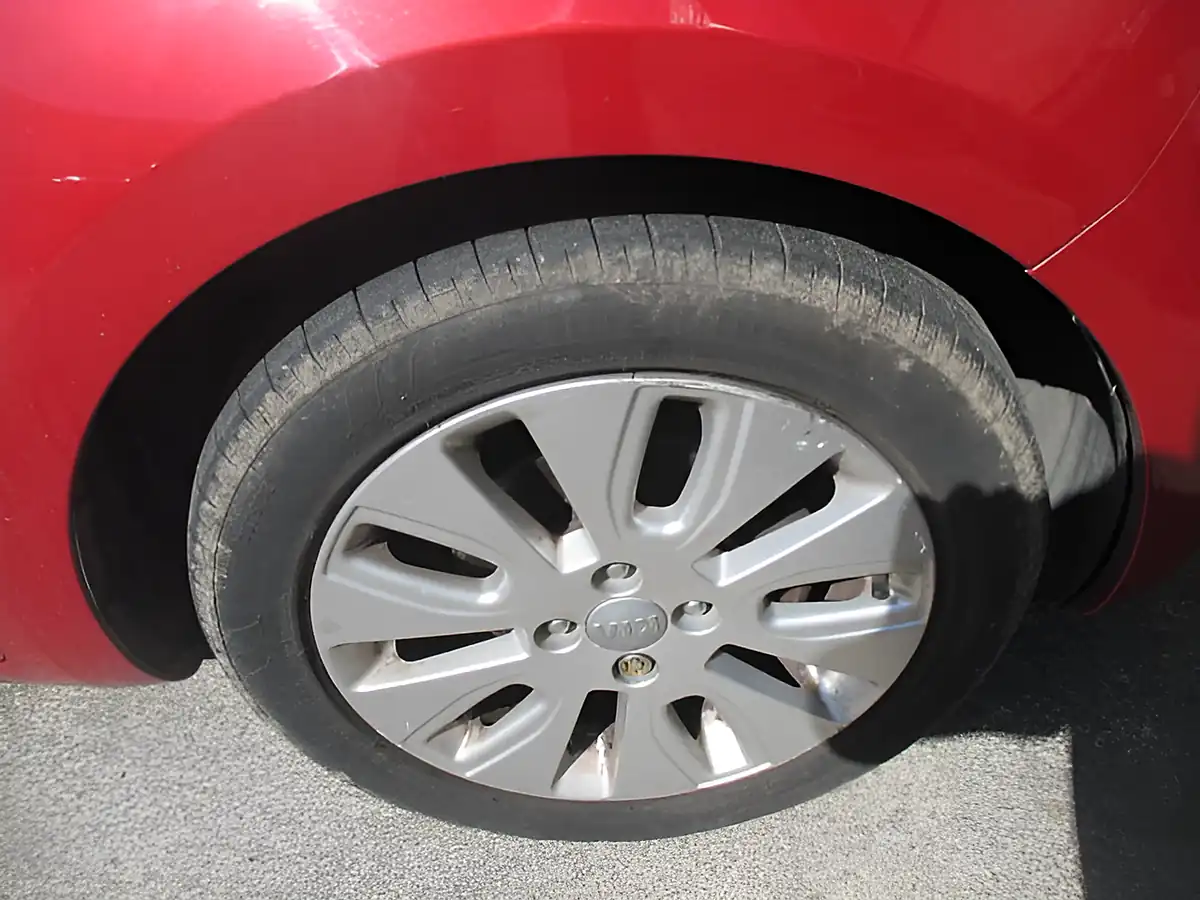 Used 2012 Kia RIO2 Red - Interior and Exterior details 6