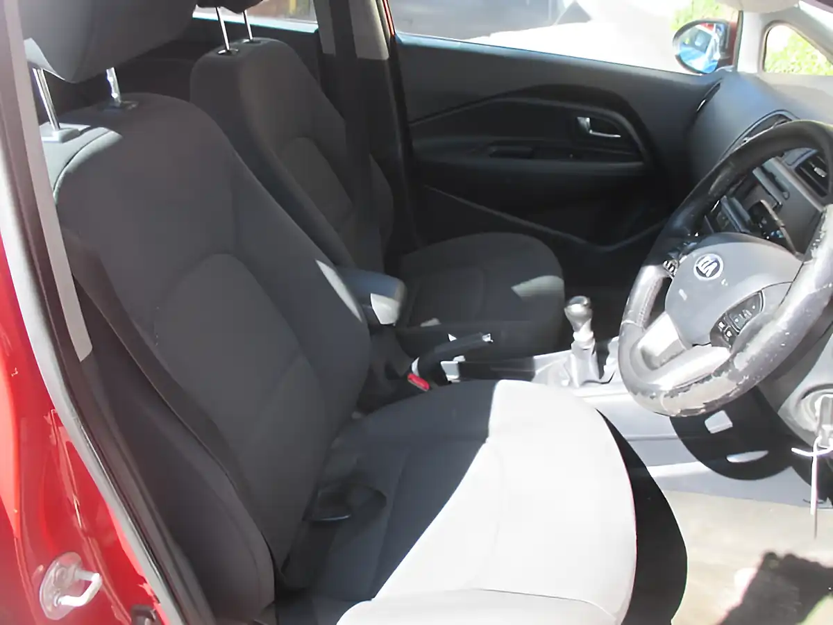 Used 2012 Kia RIO2 Red - Interior and Exterior details 7