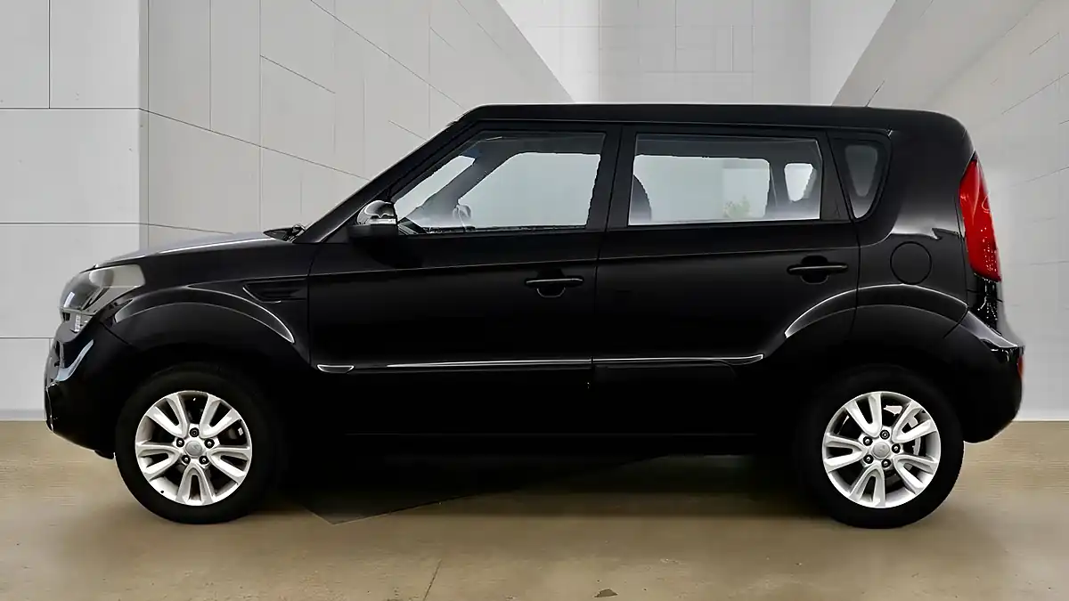 Used 2012 Kia Soul 2 Black - Interior and Exterior details 4