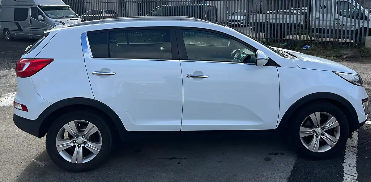 Used 2012 Kia Sportage 2 White - Interior and Exterior details 11