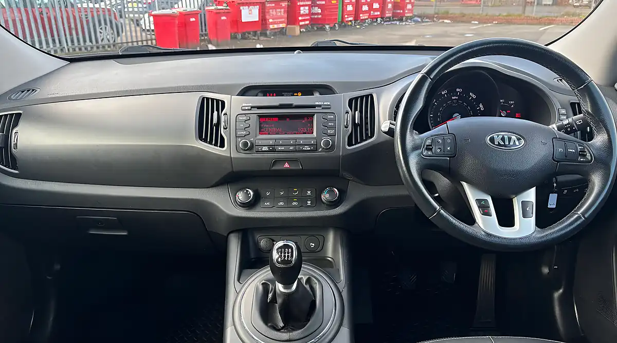 Used 2012 Kia Sportage 2 White - Interior and Exterior details 13