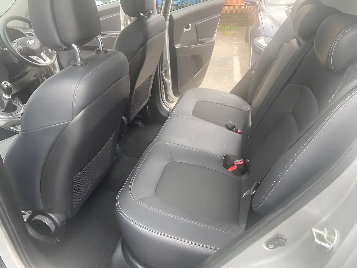 Used 2012 Kia Sportage Ecodynamics 2 Silver - Interior and Exterior details 11