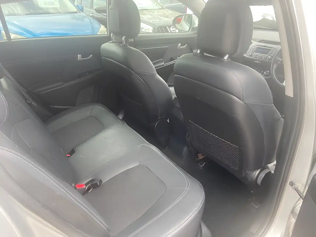 Used 2012 Kia Sportage Ecodynamics 2 Silver - Interior and Exterior details 13