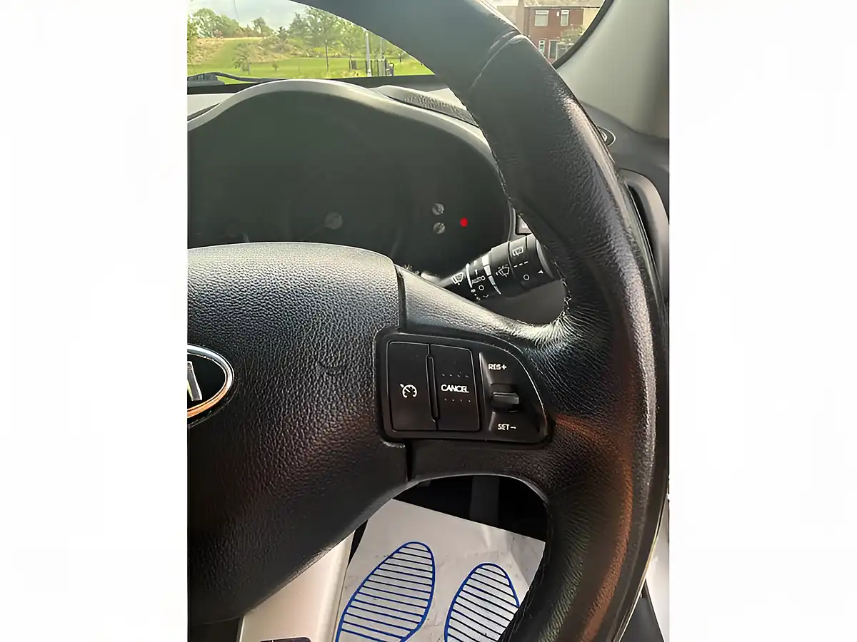 Used 2012 Kia Sportage Ecodynamics 2 Silver - Interior and Exterior details 15