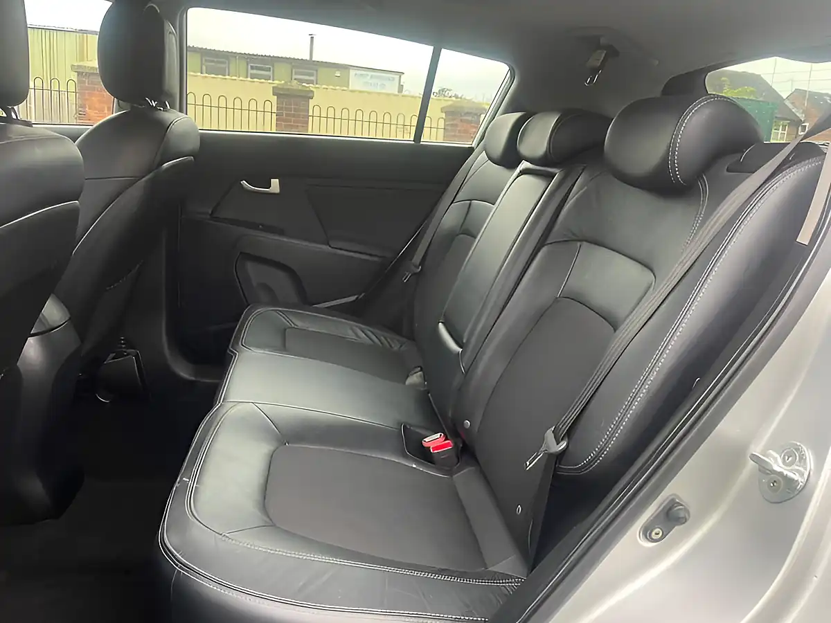 Used 2012 Kia Sportage Ecodynamics 2 Silver - Interior and Exterior details 9