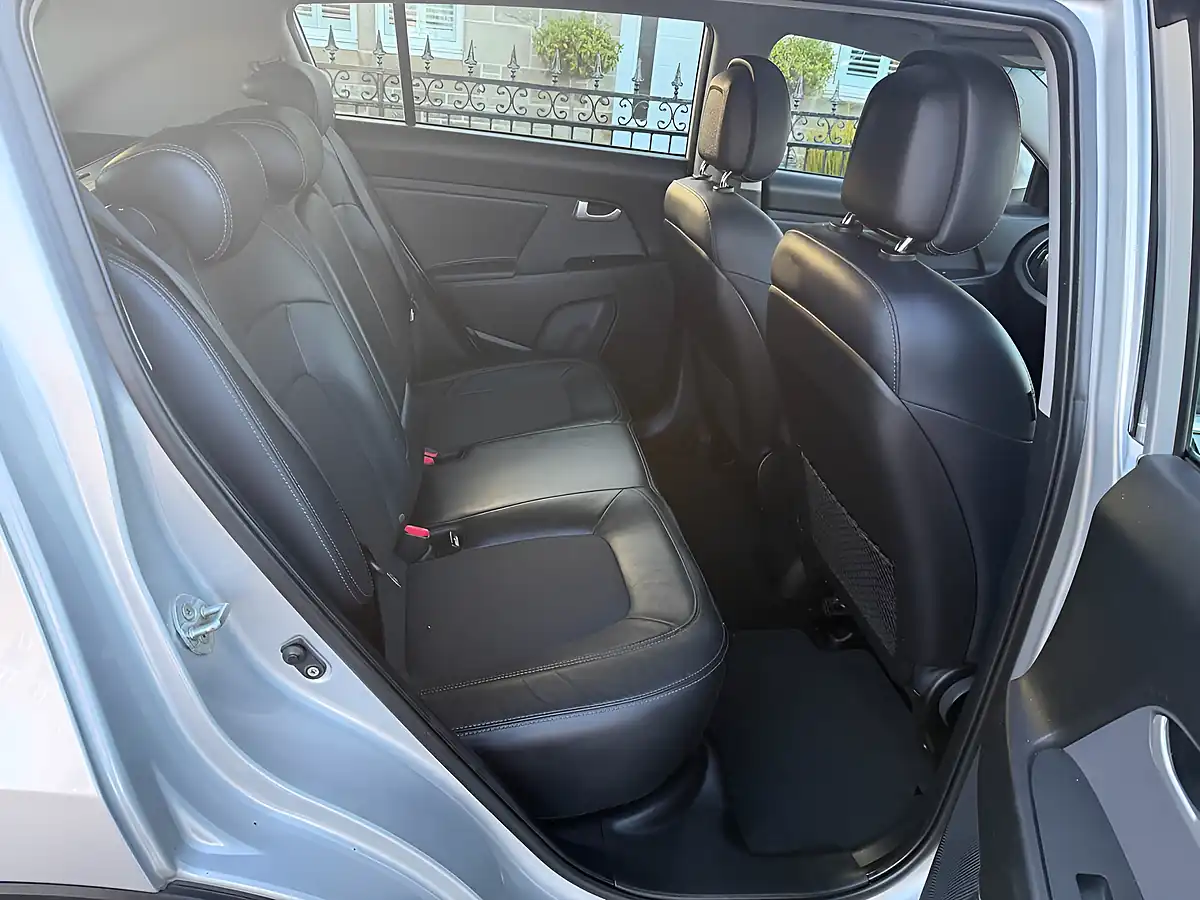 Used 2012 Kia Sportage Ecodynamics 2 Silver - Interior and Exterior details 16