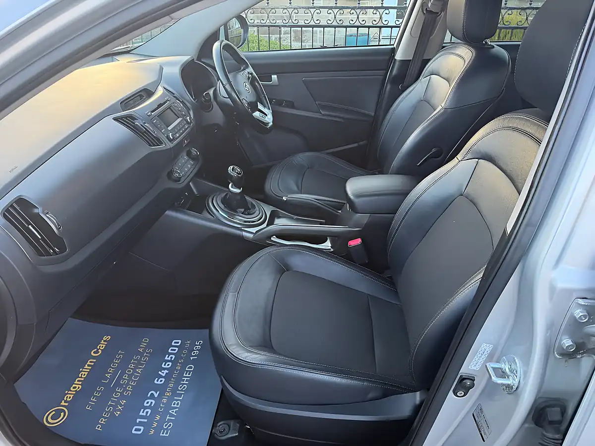 Used 2012 Kia Sportage Ecodynamics 2 Silver - Interior and Exterior details 17