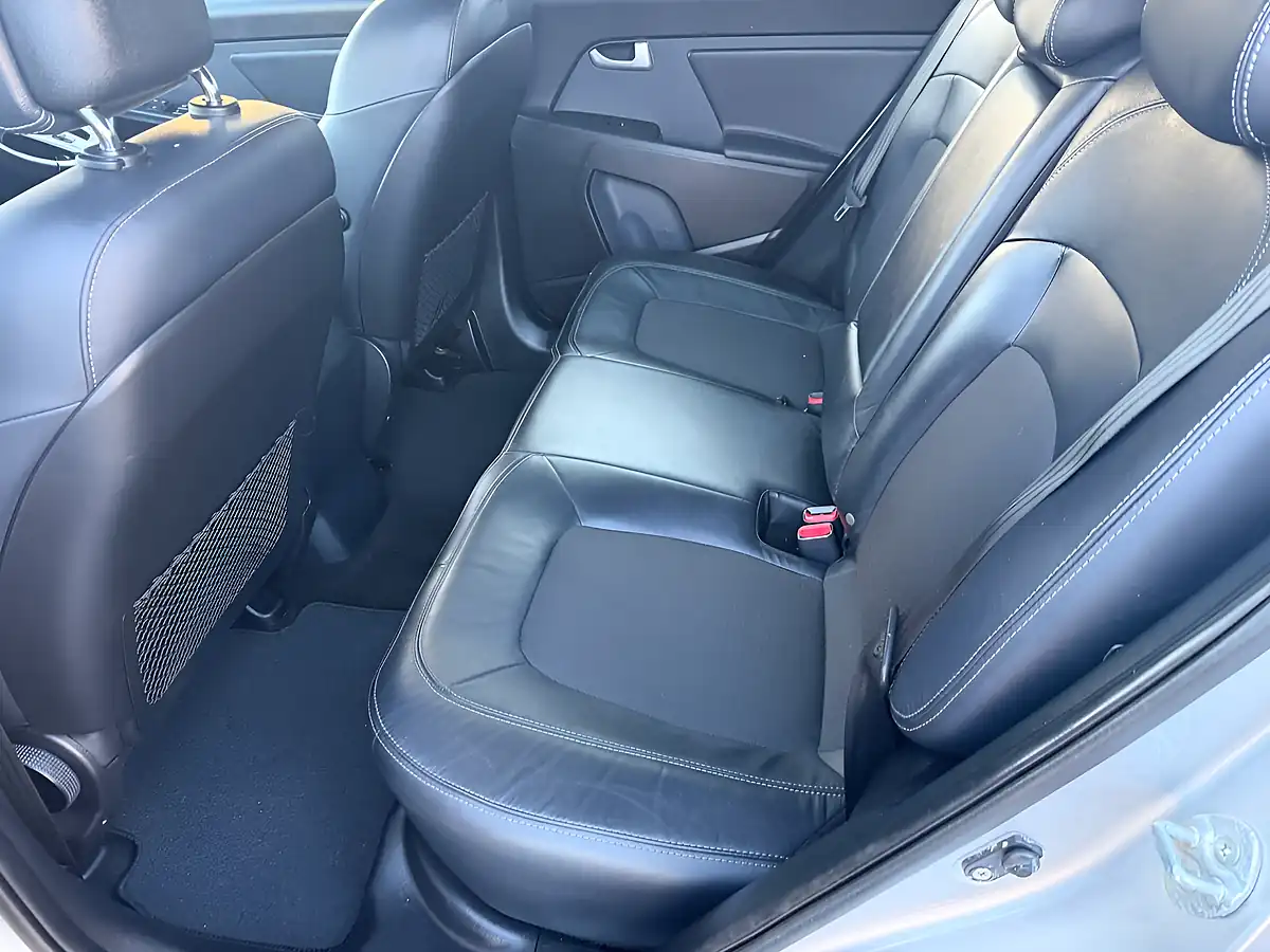 Used 2012 Kia Sportage Ecodynamics 2 Silver - Interior and Exterior details 18