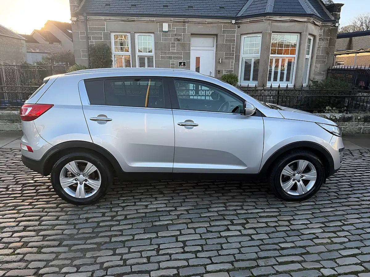Used 2012 Kia Sportage Ecodynamics 2 Silver - Interior and Exterior details 3