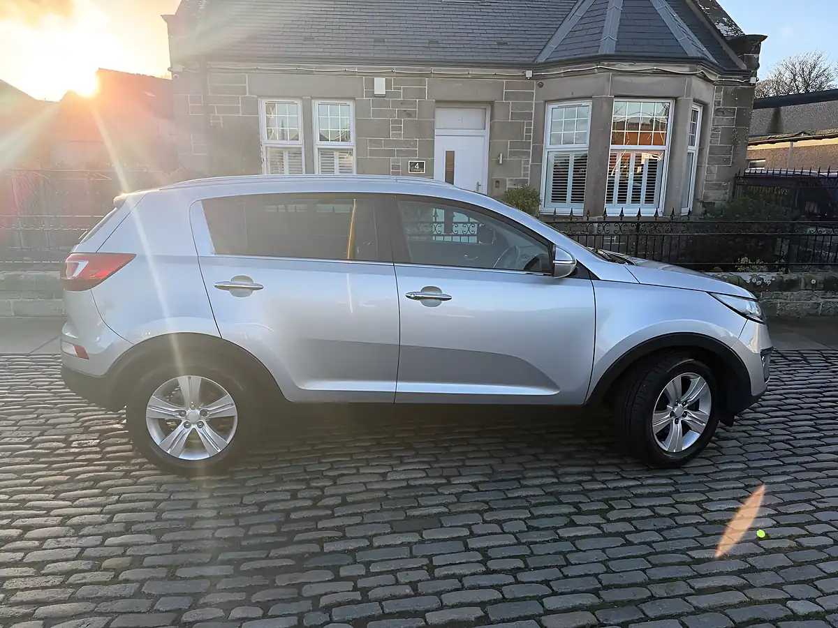 Used 2012 Kia Sportage Ecodynamics 2 Silver - Interior and Exterior details 7