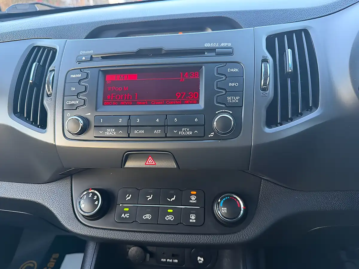 Used 2012 Kia Sportage Ecodynamics 2 Silver - Interior and Exterior details 9