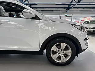 Used 2012 Kia Sportage Ecodynamics 2 White - Interior and Exterior details 11
