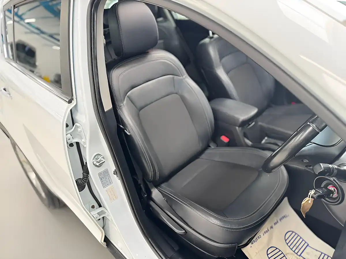 Used 2012 Kia Sportage Ecodynamics 2 White - Interior and Exterior details 15