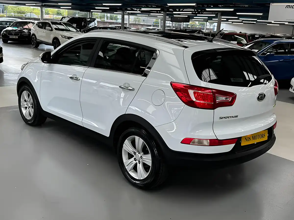 Used 2012 Kia Sportage Ecodynamics 2 White - Interior and Exterior details 2