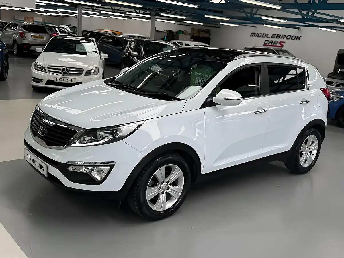 Used 2012 Kia Sportage Ecodynamics 2 White - Interior and Exterior details 9