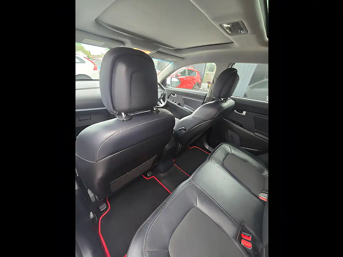 Used 2012 Kia Sportage Ecodynamics 2 White - Interior and Exterior details 17