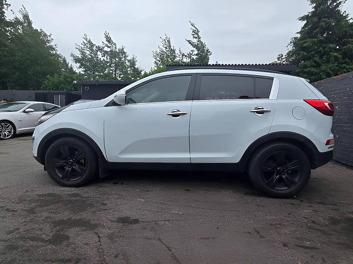 Used 2012 Kia Sportage Ecodynamics 2 White - Interior and Exterior details 6