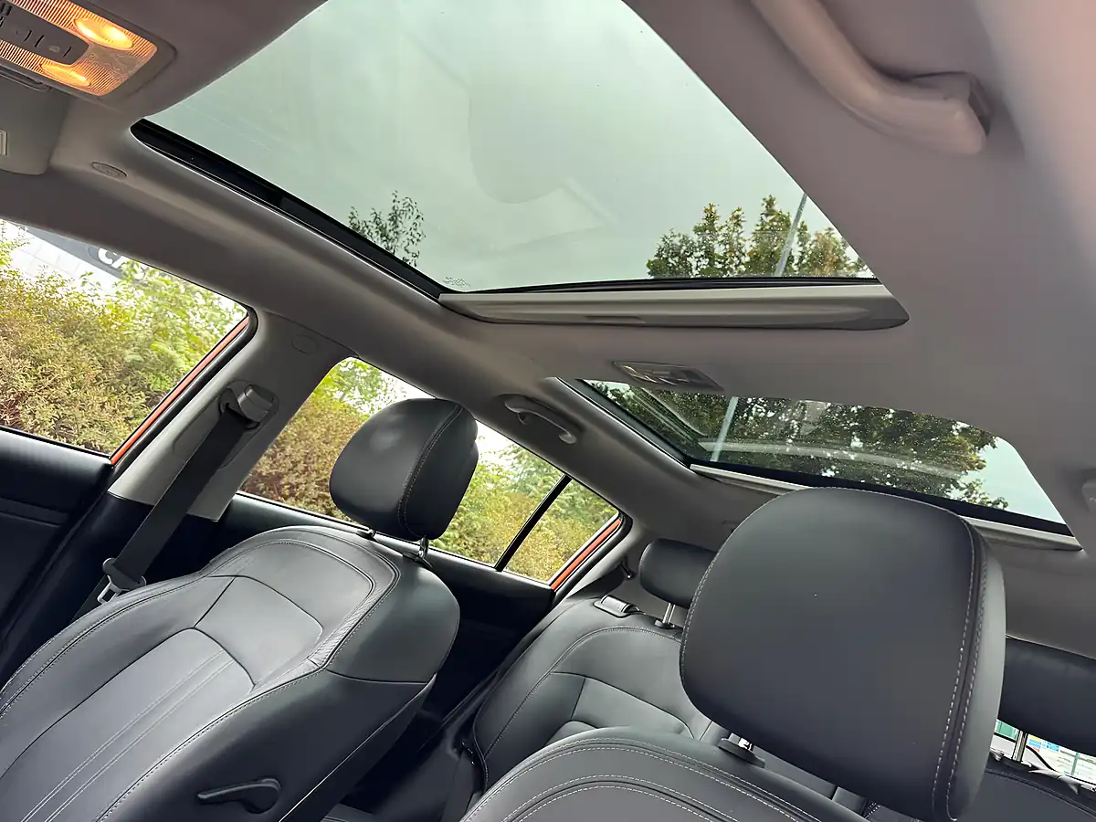 Used 2012 Kia Sportage Ecodynamics 3 Orange - Interior and Exterior details 11