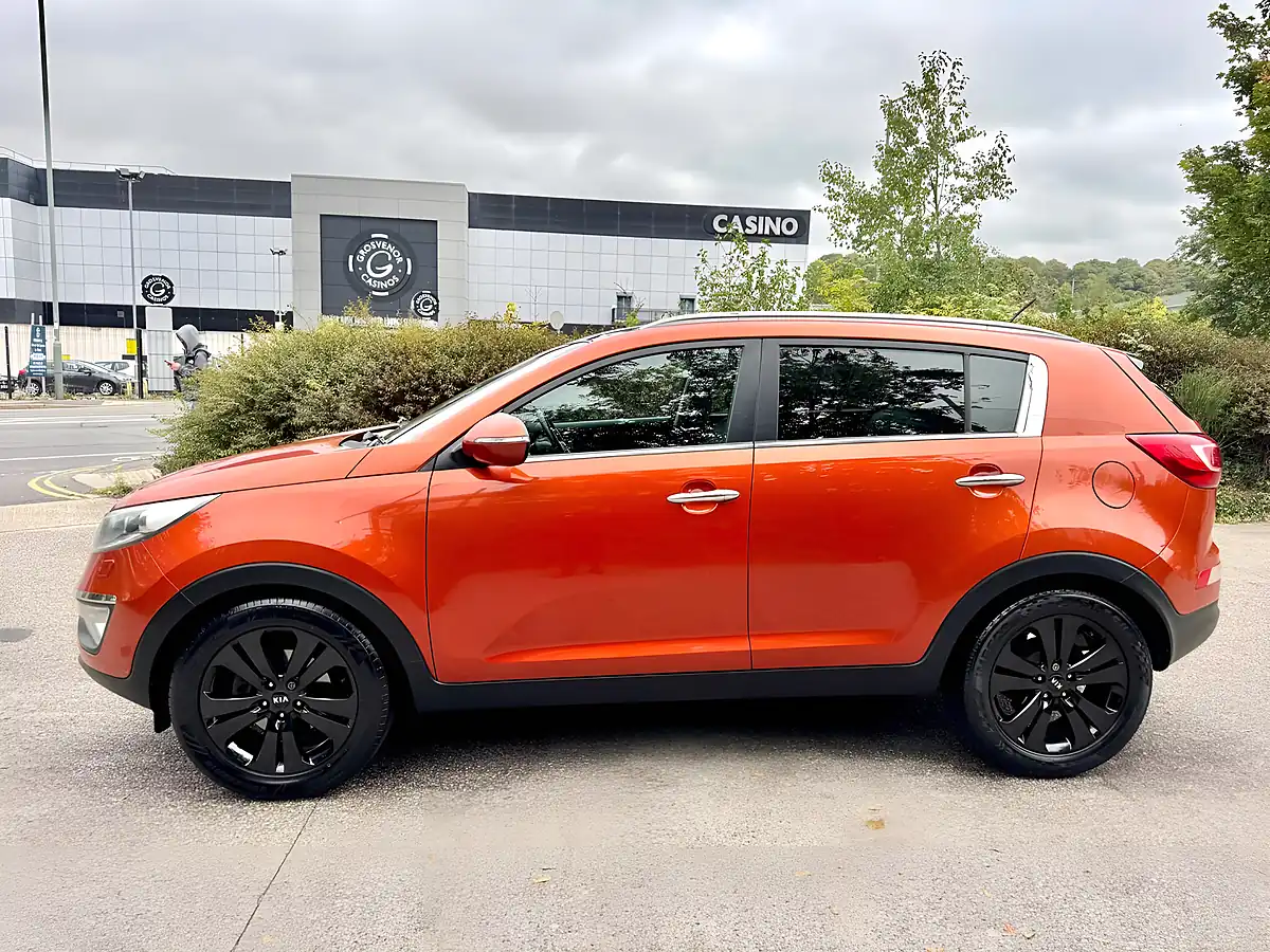 Used 2012 Kia Sportage Ecodynamics 3 Orange - Interior and Exterior details 9