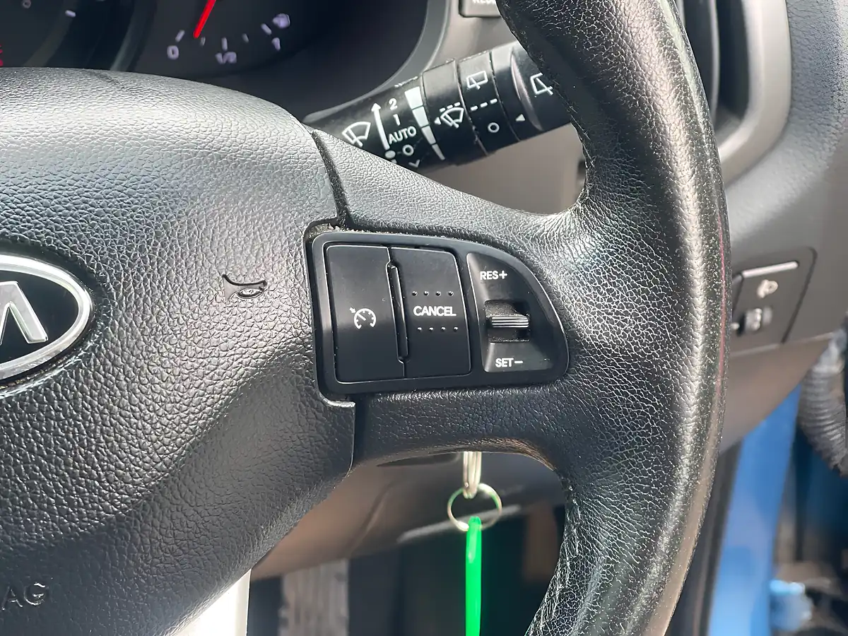 Used 2012 Kia Sportage KX-2 Blue - Interior and Exterior details 10