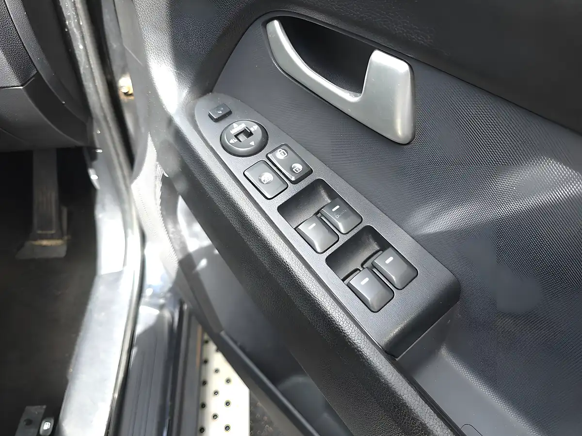 Used 2012 Kia Sportage KX-3 Black - Interior and Exterior details 17