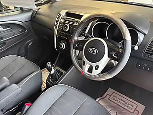 Used 2012 Kia Venga 2 Blue - Interior and Exterior details 12