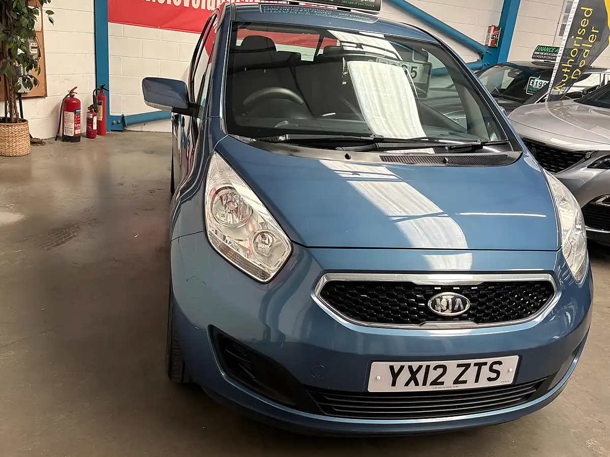 Used 2012 Kia Venga 2 Blue - Interior and Exterior details 7