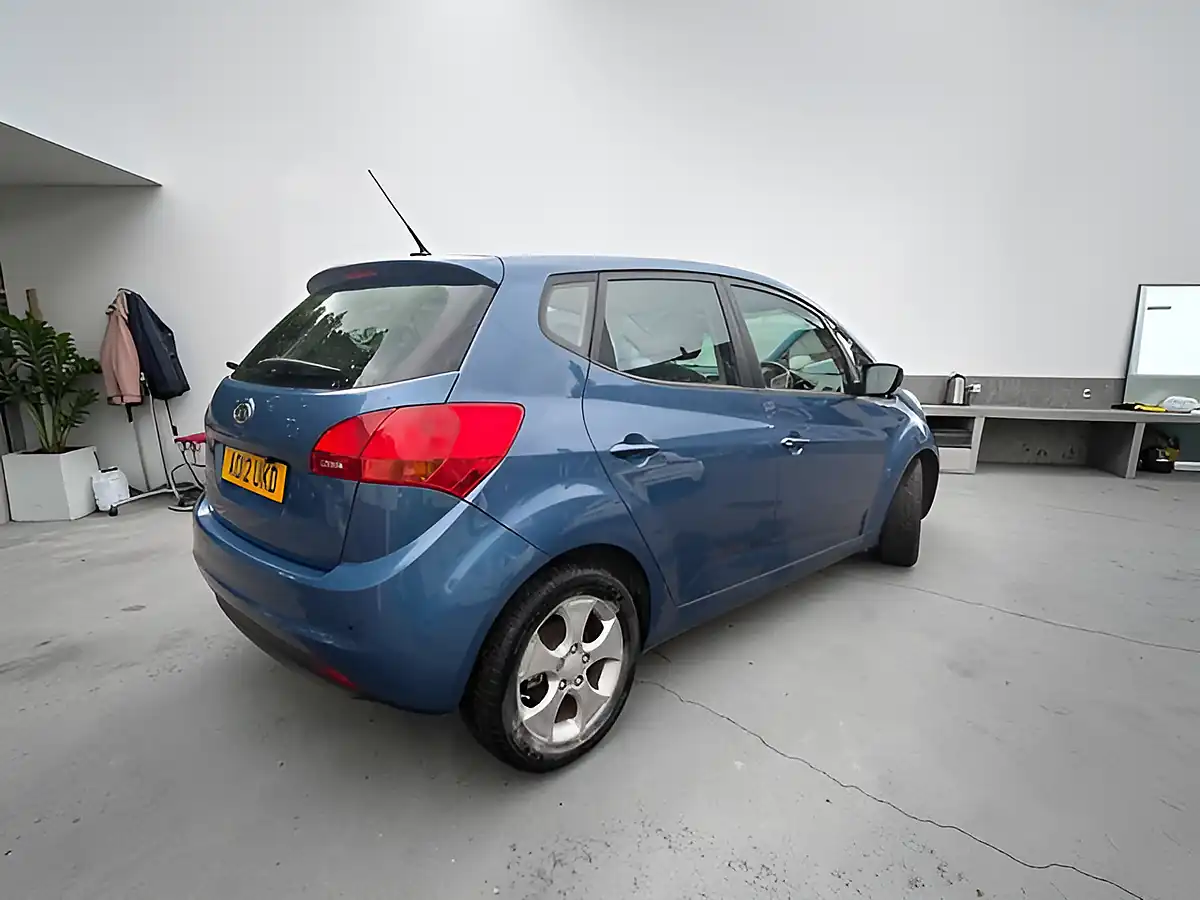 Used 2012 Kia Venga 2 Blue - Interior and Exterior details 10