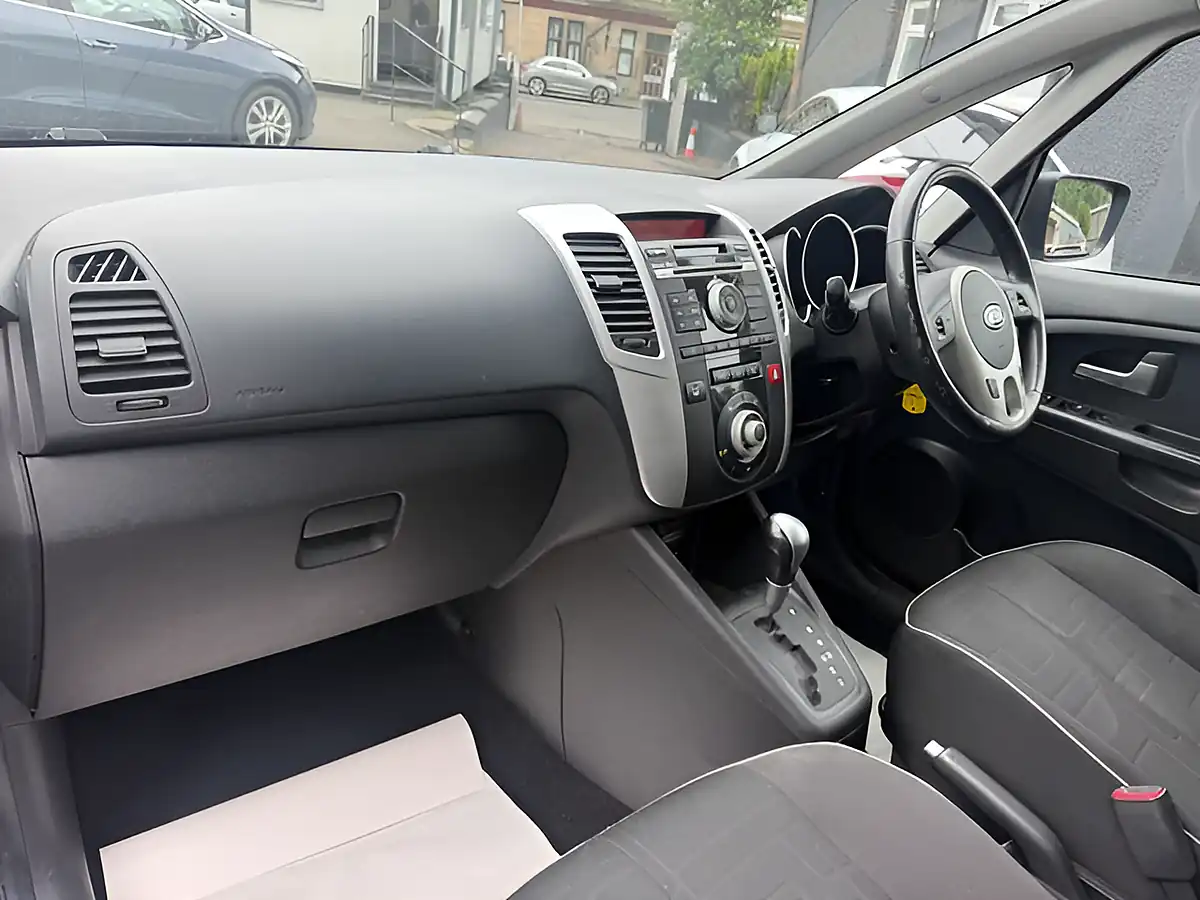 Used 2012 Kia Venga 2 Blue - Interior and Exterior details 11