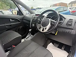 Used 2012 Kia Venga 2 Blue - Interior and Exterior details 17