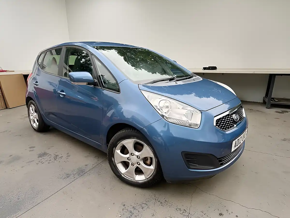 Used 2012 Kia Venga 2 Blue - Interior and Exterior details 2