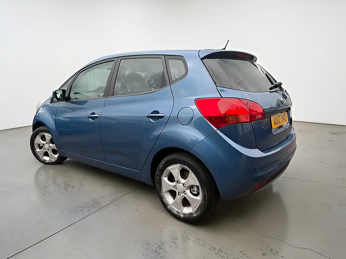 Used 2012 Kia Venga 2 Blue - Interior and Exterior details 3